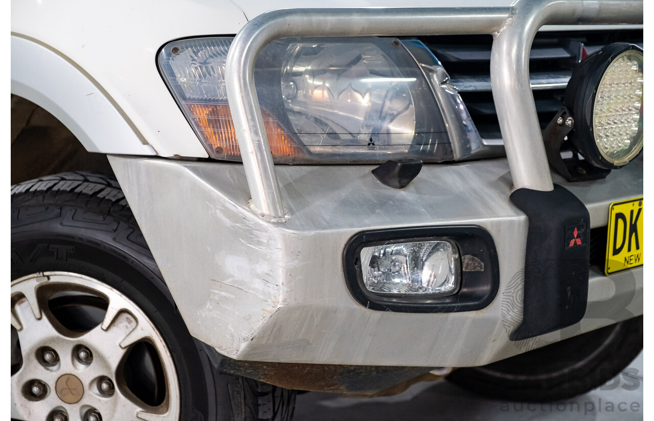 9/2002 Mitsubishi Pajero Exceed LWB (4x4) NM 4d Wagon White V6 3.5L - 7 Seater