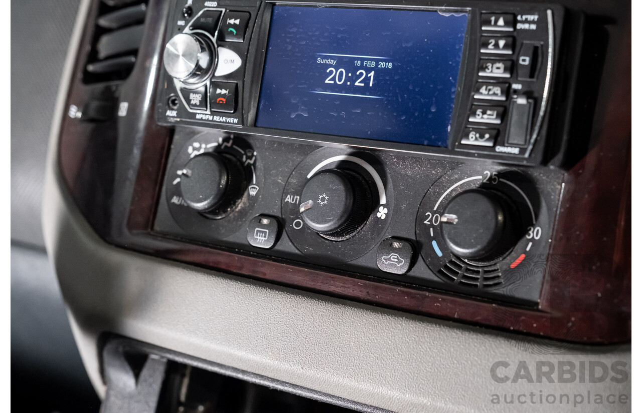 9/2002 Mitsubishi Pajero Exceed LWB (4x4) NM 4d Wagon White V6 3.5L - 7 Seater