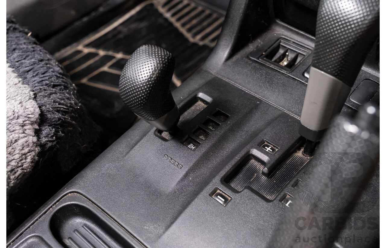 9/2002 Mitsubishi Pajero Exceed LWB (4x4) NM 4d Wagon White V6 3.5L - 7 Seater