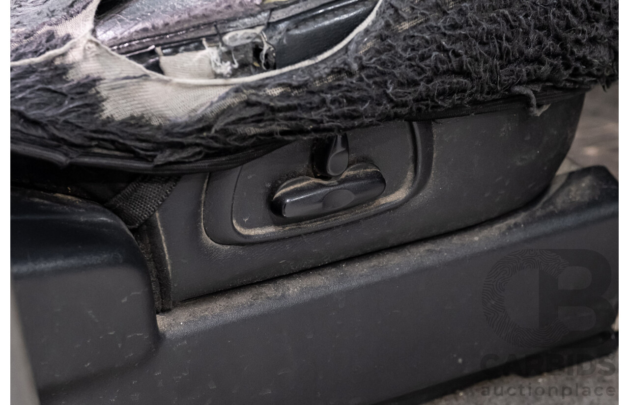 9/2002 Mitsubishi Pajero Exceed LWB (4x4) NM 4d Wagon White V6 3.5L - 7 Seater