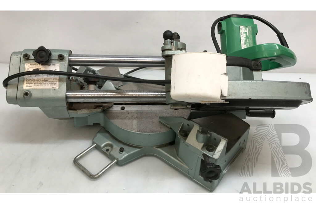 Hitachi (C8FB2) Sliding Side Compound Mitre Saw