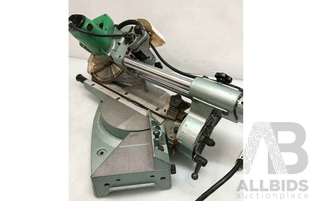 Hitachi (C8FB2) Sliding Side Compound Mitre Saw