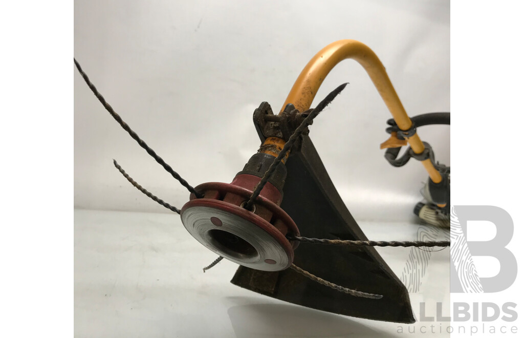 Ryobi (PLT-3043YE) 30cc Petrol-Powered Line Trimmer