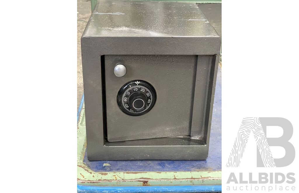 Dial Combination Safe