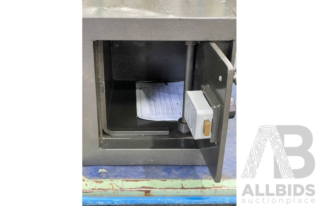 Dial Combination Safe