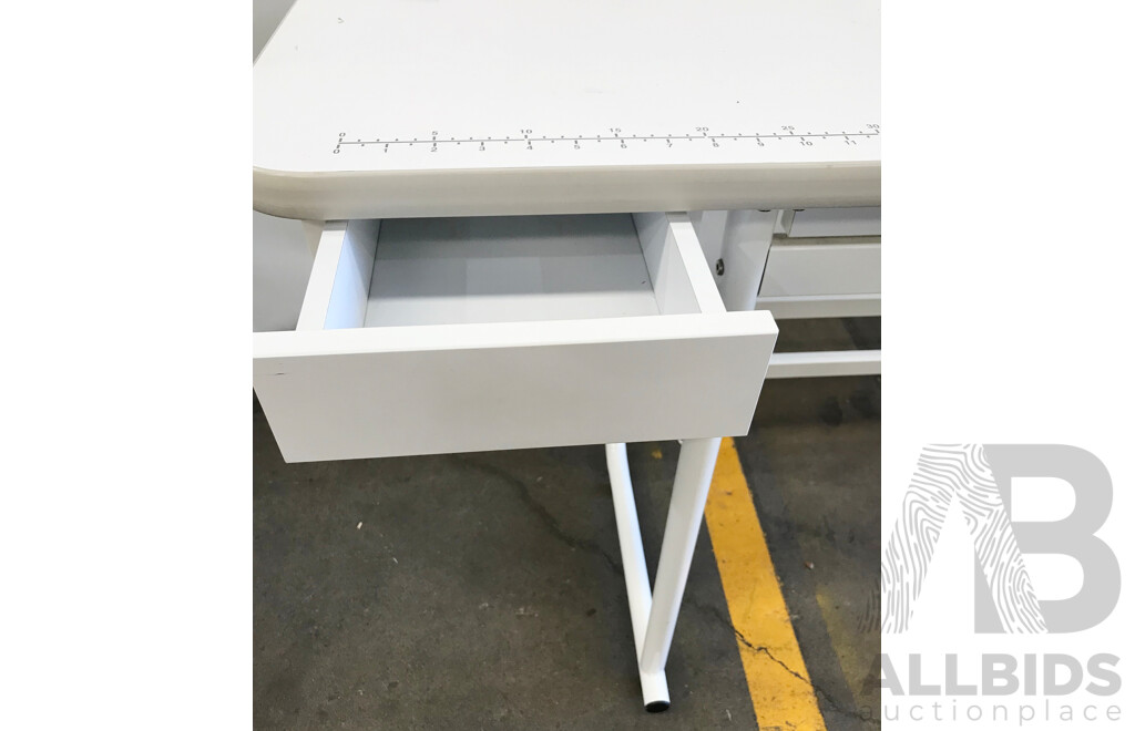 Janome Memory Craft 6500 Professional Sewing Machine with Table and Accessories