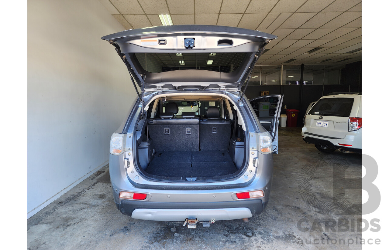 10/2014 Mitsubishi Outlander ASPIRE (4x4) AWD ZJ MY14 4D Wagon Grey 2.3L