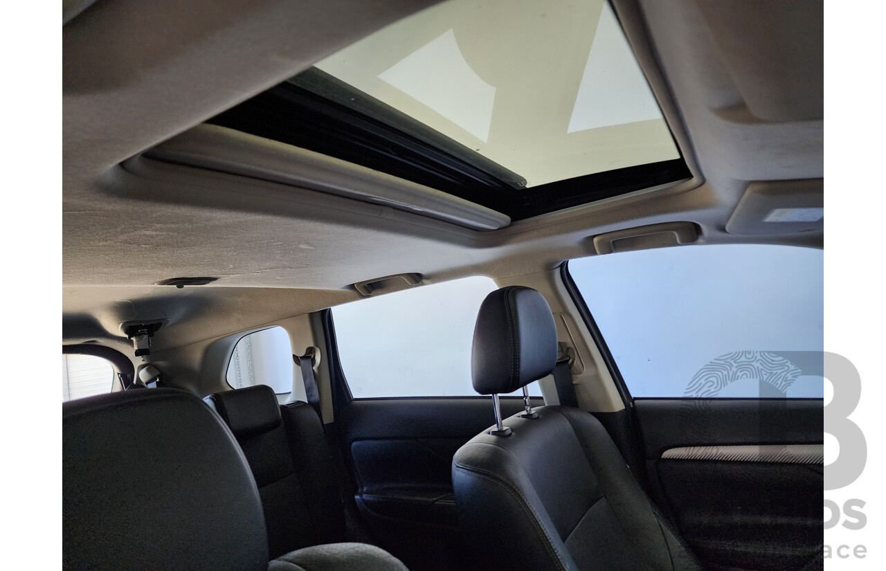 10/2014 Mitsubishi Outlander ASPIRE (4x4) AWD ZJ MY14 4D Wagon Grey 2.3L