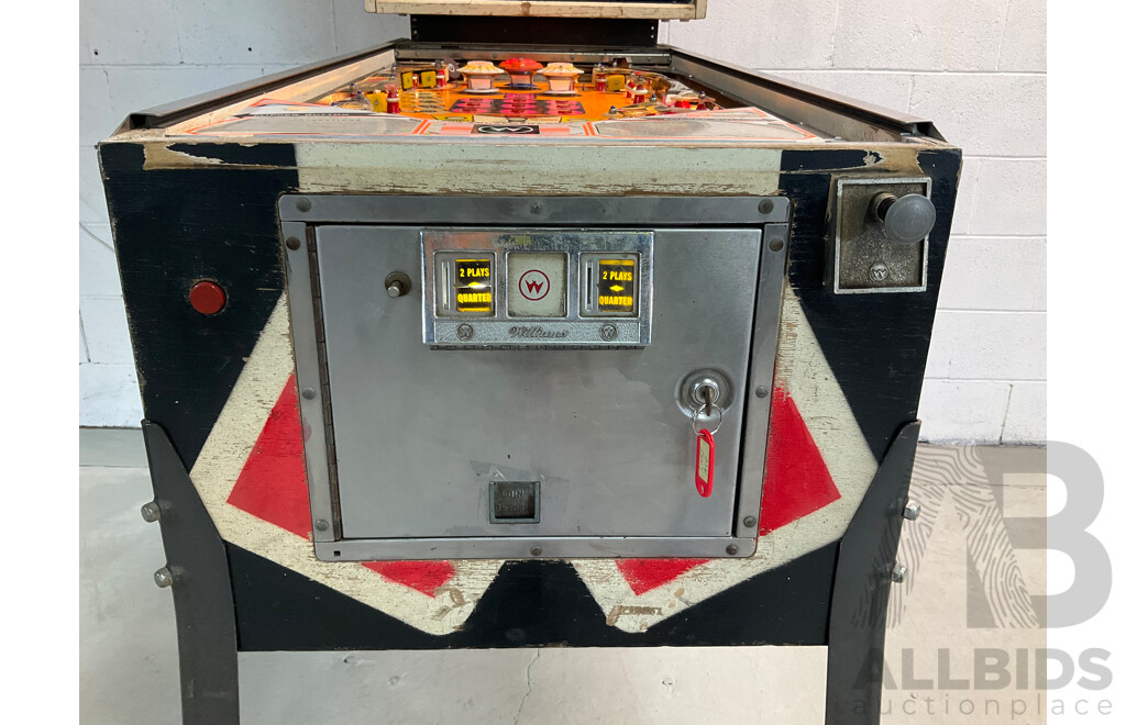 Lucky Ace Pinball Machine by Williams