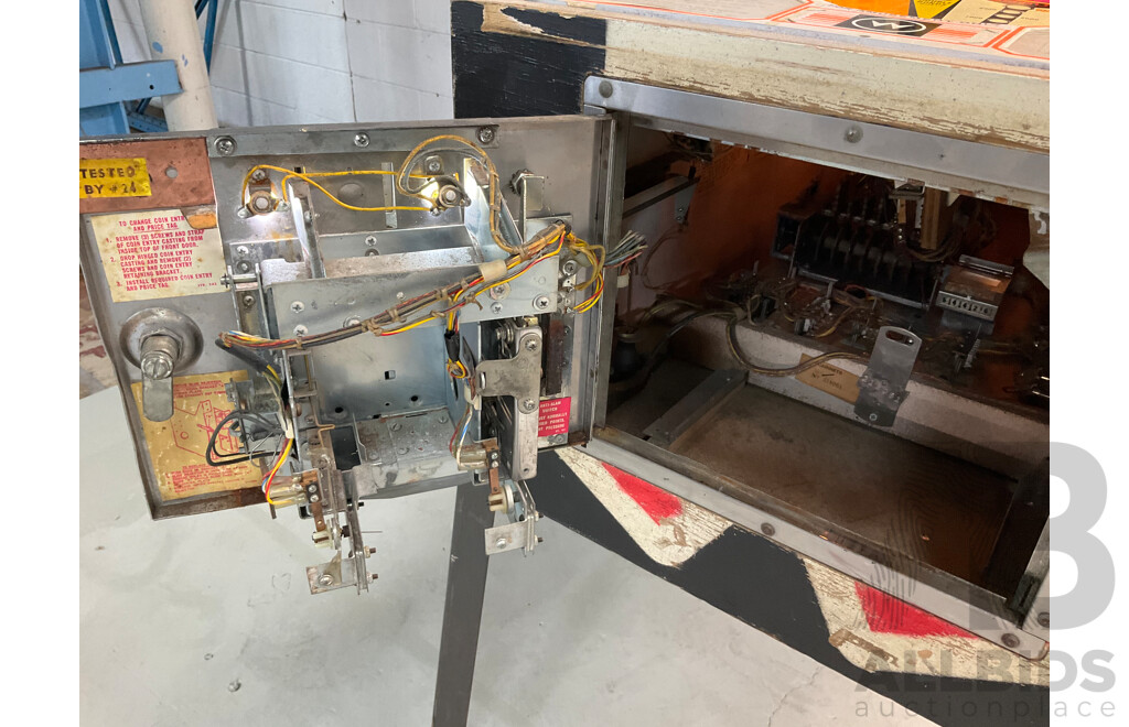 Lucky Ace Pinball Machine by Williams