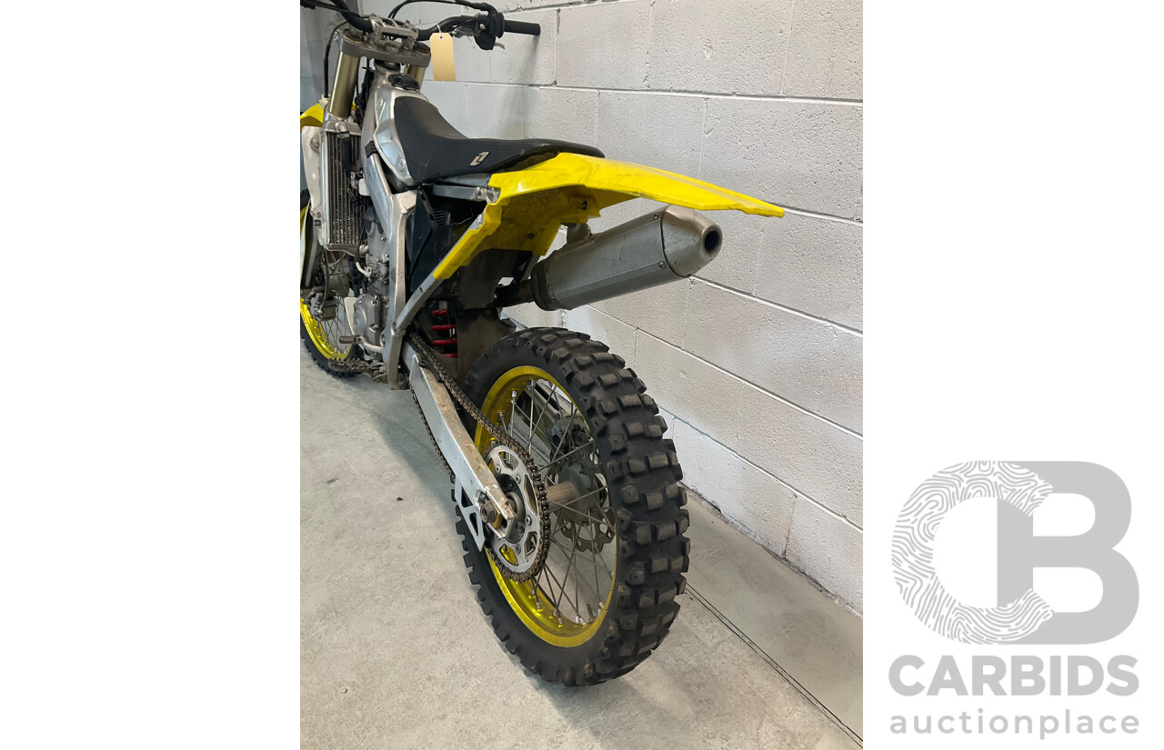 SUZUKI Dirt Bike