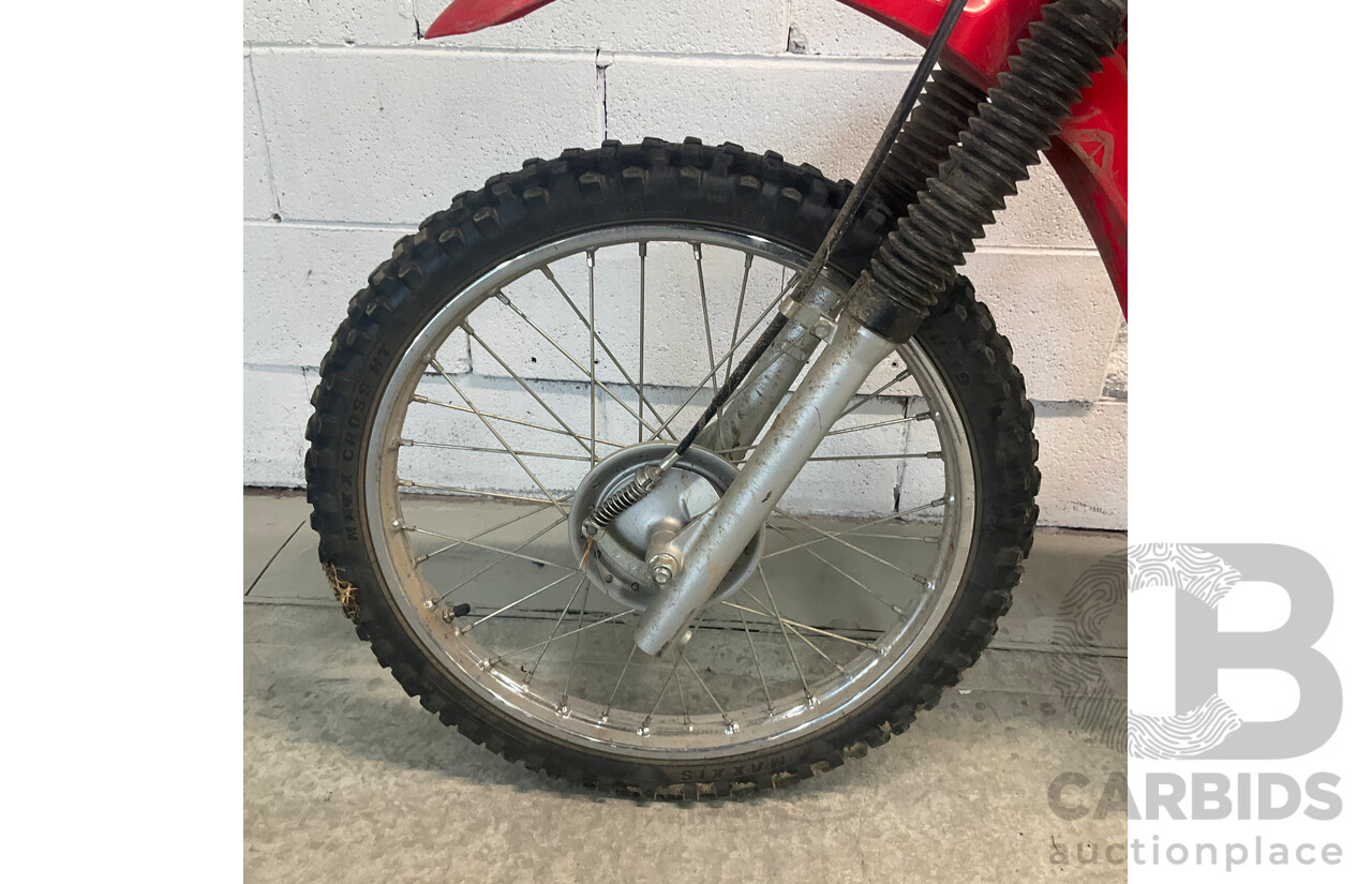 HONDA CRF 100F Dirt Bike