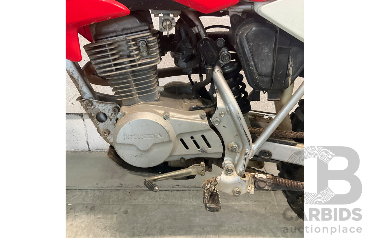 HONDA CRF 100F Dirt Bike