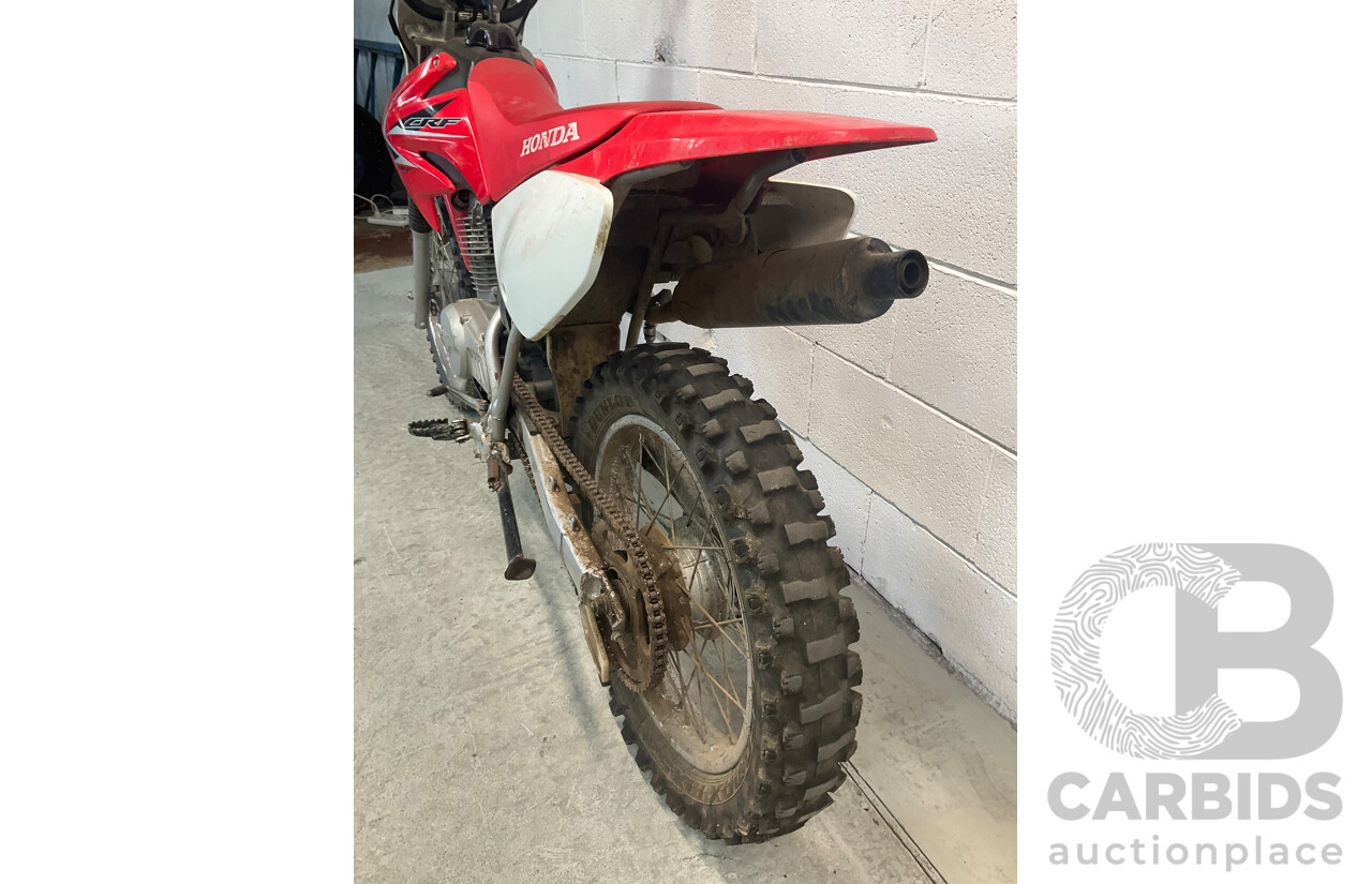 HONDA CRF 100F Dirt Bike