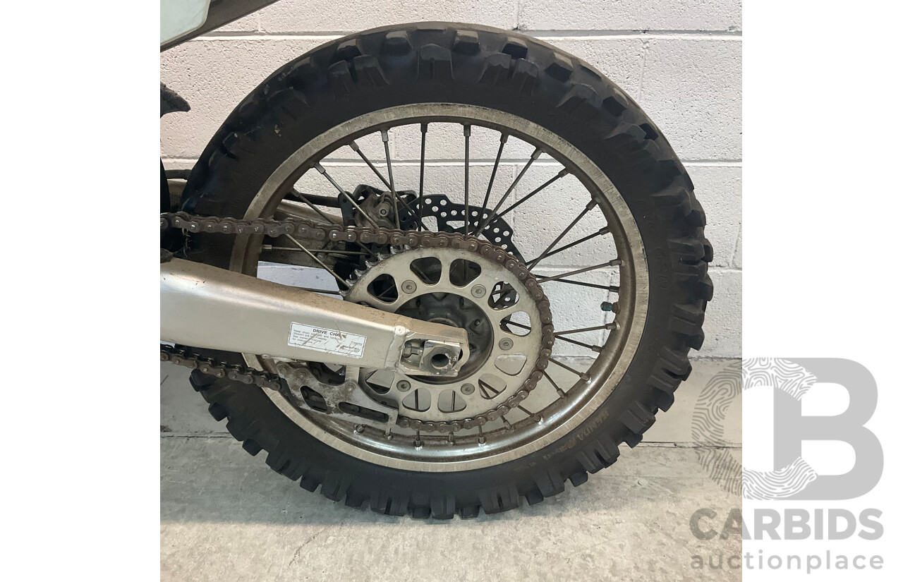 HONDA CRF 250R Dirt Bike