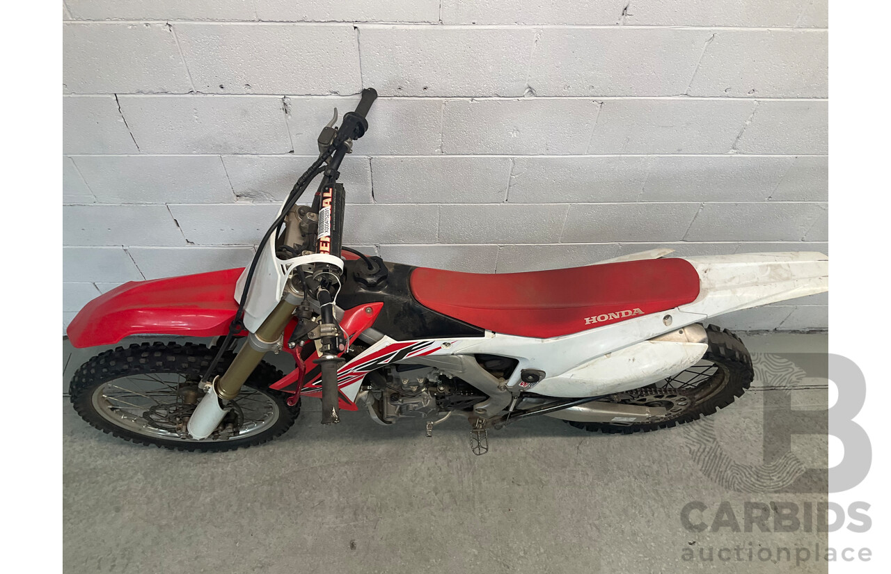 HONDA CRF 250R Dirt Bike