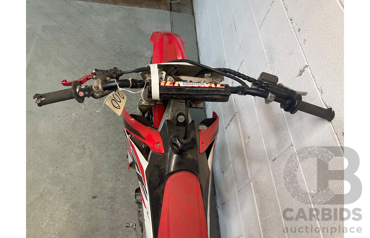 HONDA CRF 250R Dirt Bike