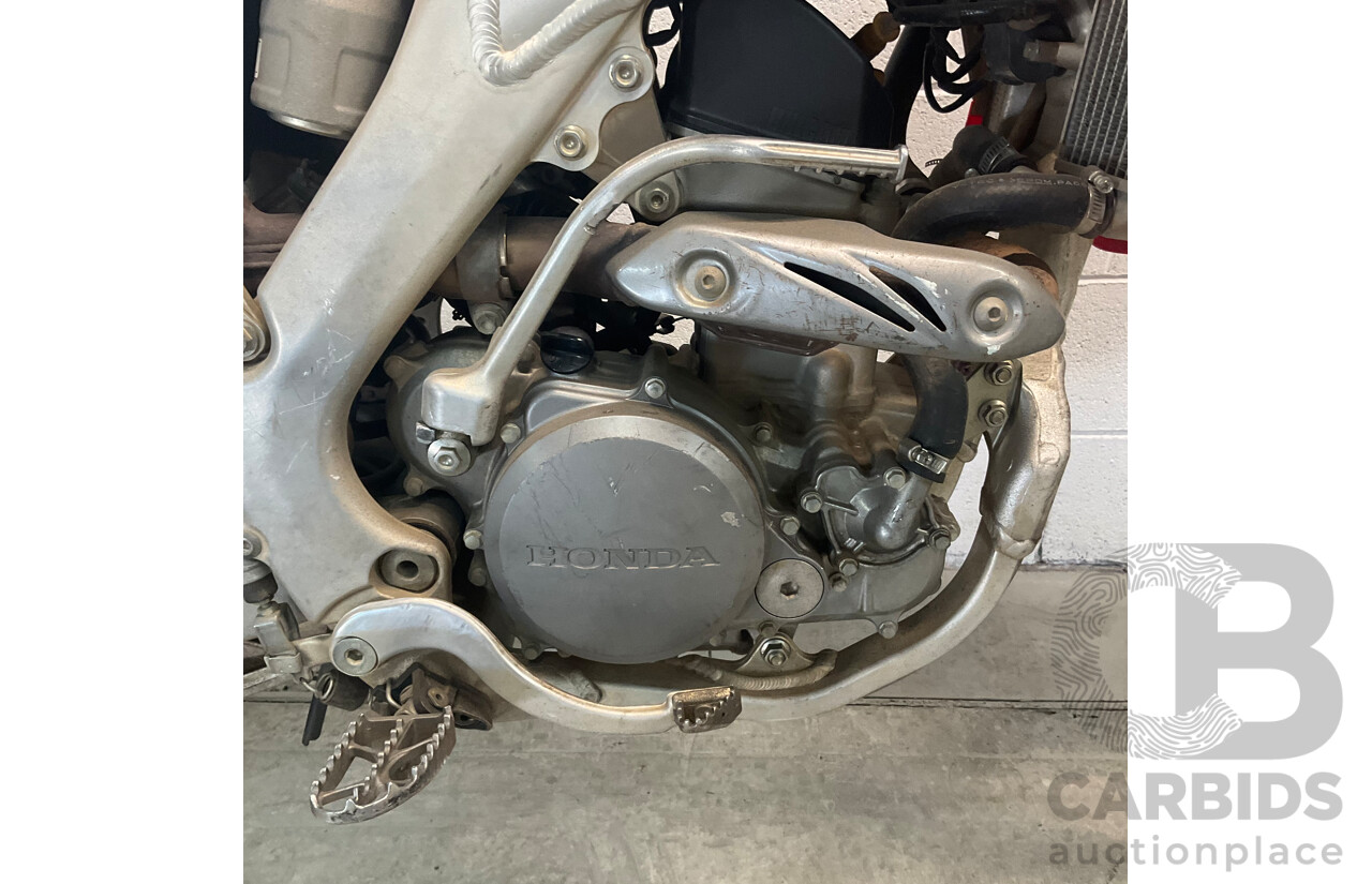 HONDA CRF 250R Dirt Bike