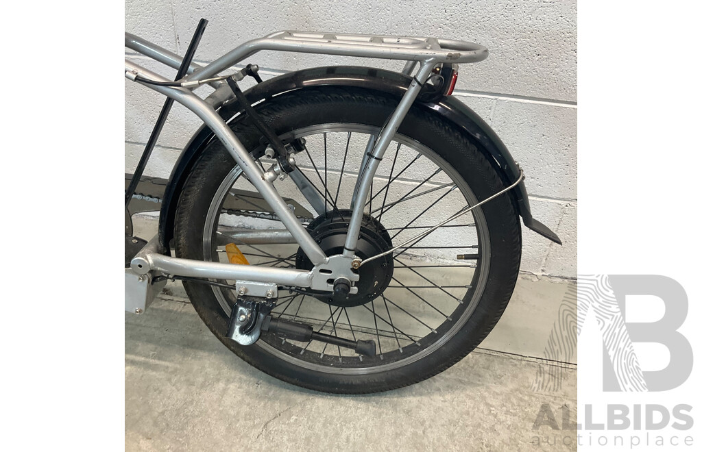 ESTATE (EST-EFLDBIKE1) Folding E-Bike (42cm Frame)