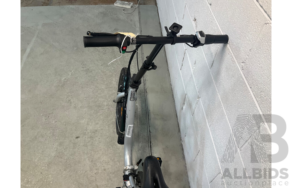 ESTATE (EST-EFLDBIKE1) Folding E-Bike (42cm Frame)