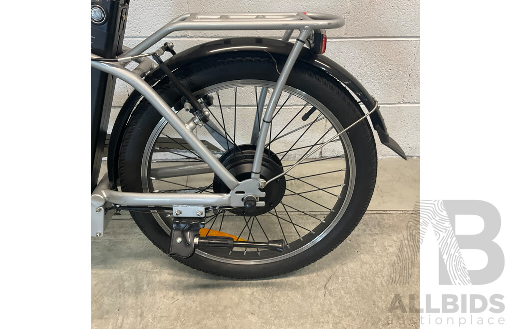 ESTATE (EST-EFLDBIKE1) Folding E-Bike (42cm Frame)