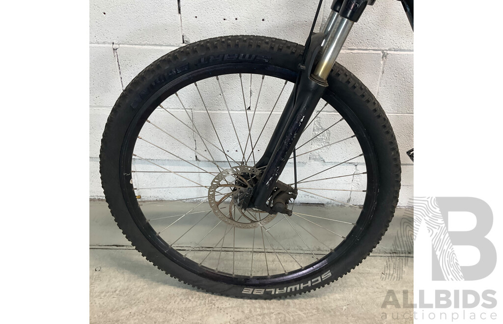BLACK Suntour E-Bike W/ Offroad Tyres (50cm Frame)
