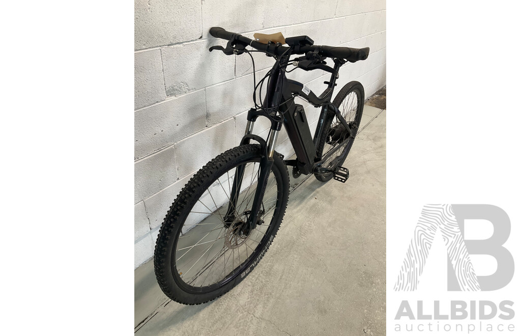 BLACK Suntour E-Bike W/ Offroad Tyres (50cm Frame)