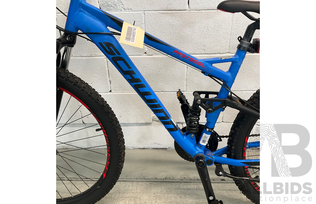 SCHWINN Protocol Mountain Bike (52.5cm Frame) - ORP $599.00