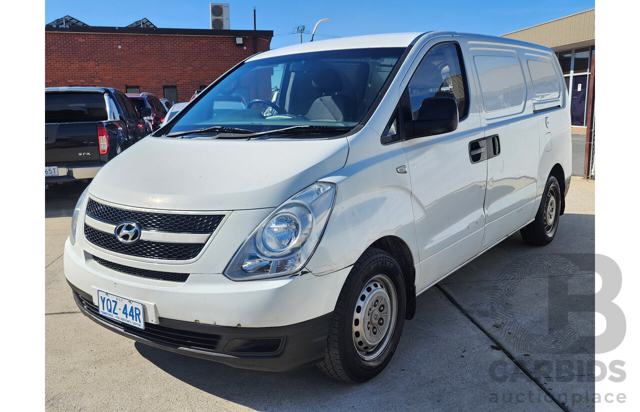 09/2009 Hyundai Iload  RWD TQ 4D Van White 2.5L