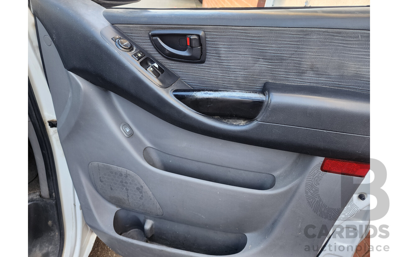 09/2009 Hyundai Iload  RWD TQ 4D Van White 2.5L