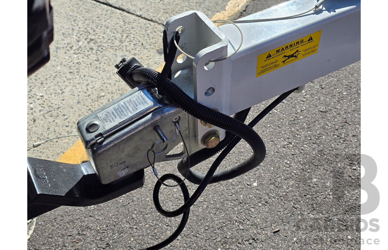 2019 MasterCraft NXT22 6.7m 14 Person Ski & Wake Boat Calypso Green 5.7L V8 320hp with 08/2018 Boatmate NXT22 Boat Trailer