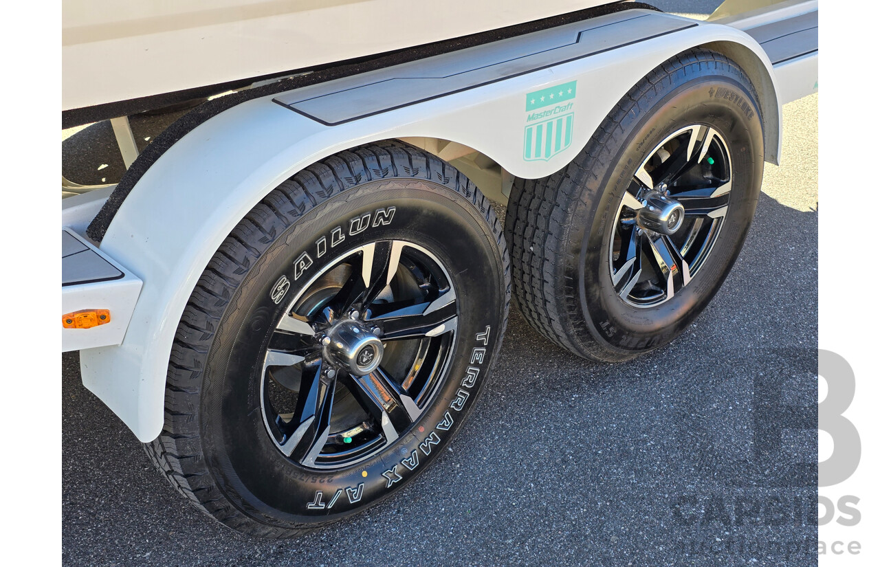 2019 MasterCraft NXT22 6.7m 14 Person Ski & Wake Boat Calypso Green 5.7L V8 320hp with 08/2018 Boatmate NXT22 Boat Trailer