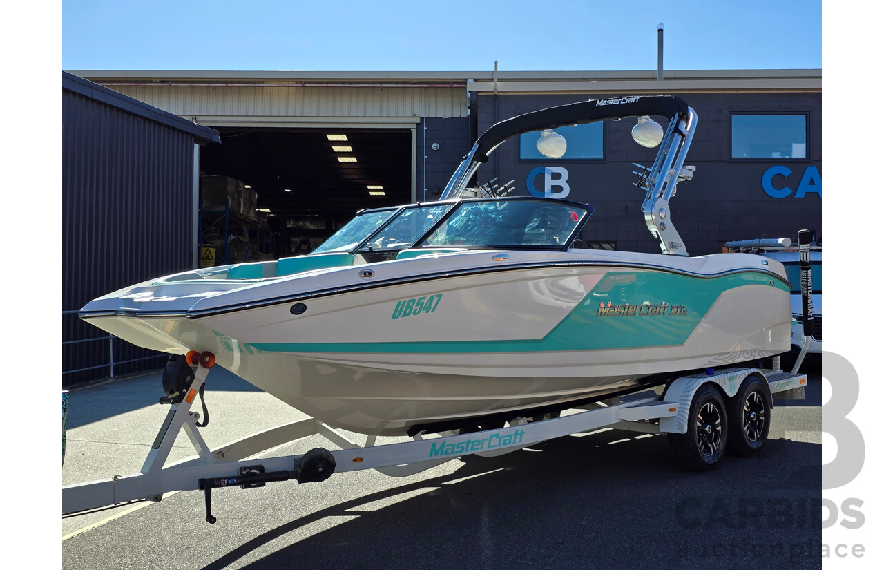 2019 MasterCraft NXT22 6.7m 14 Person Ski & Wake Boat Calypso Green 5.7L V8 320hp with 08/2018 Boatmate NXT22 Boat Trailer