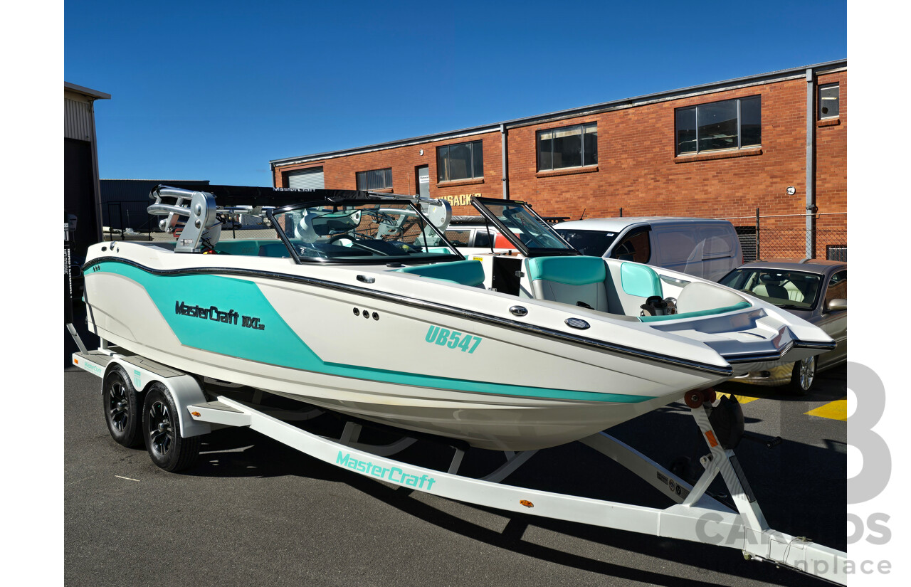 2019 MasterCraft NXT22 6.7m 14 Person Ski & Wake Boat Calypso Green 5.7L V8 320hp with 08/2018 Boatmate NXT22 Boat Trailer