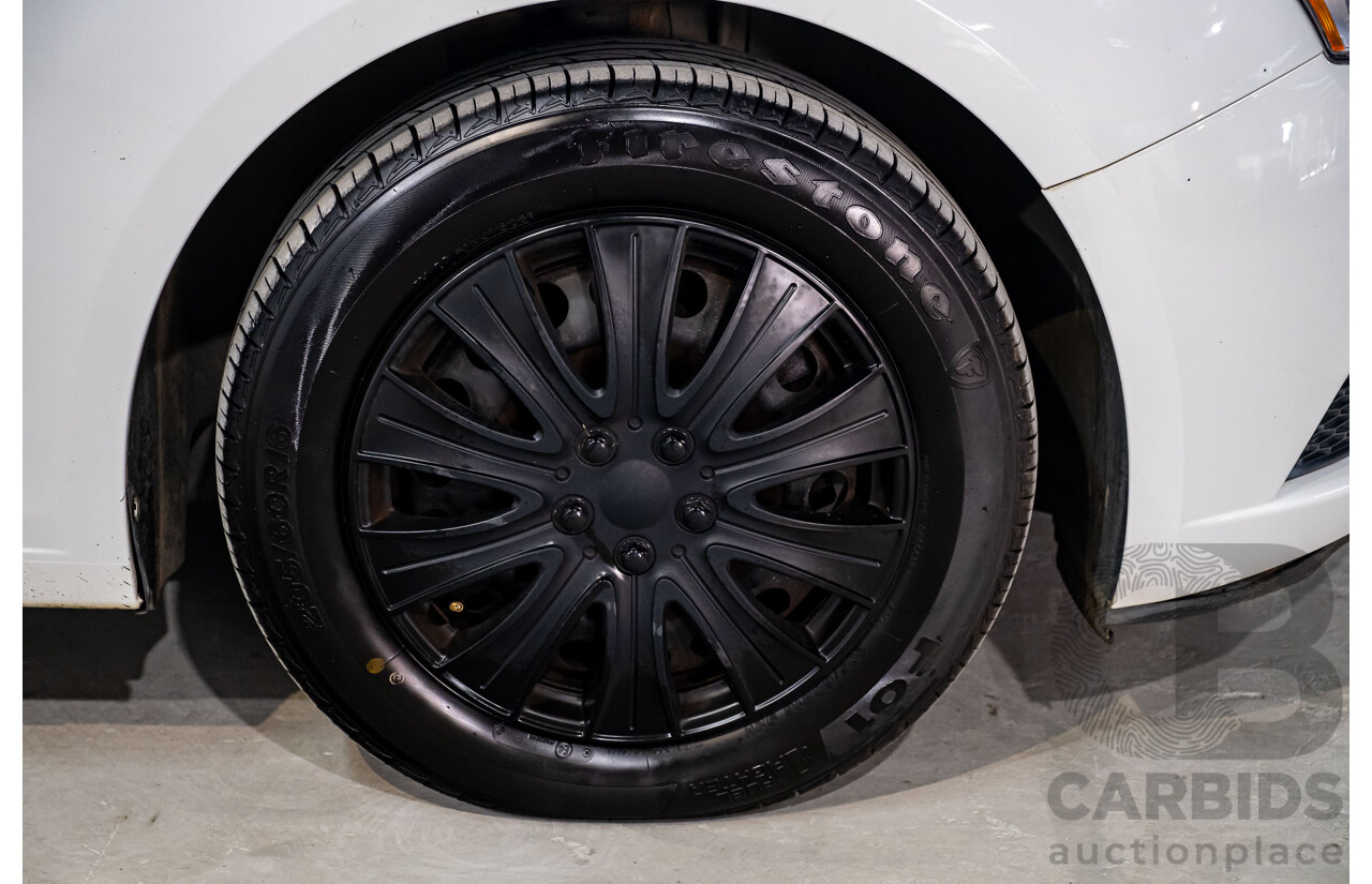 5/2011 Holden Cruze CD JH 4d Sedan White Turbo Diesel 2.0L