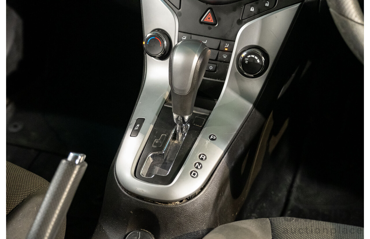 5/2011 Holden Cruze CD JH 4d Sedan White Turbo Diesel 2.0L