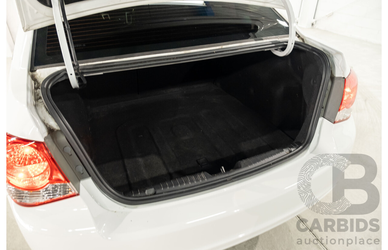 5/2011 Holden Cruze CD JH 4d Sedan White Turbo Diesel 2.0L