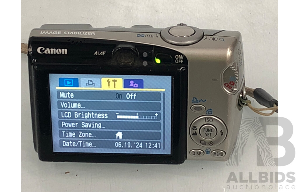 Canon IXUS 800 is Full HD 6.0MP Digital Camera