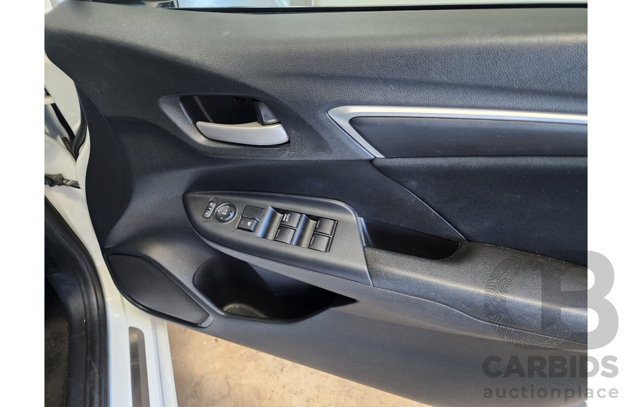 10/2016 Honda Jazz VTi FWD GK MY16 5D Hatchback White 1.5L