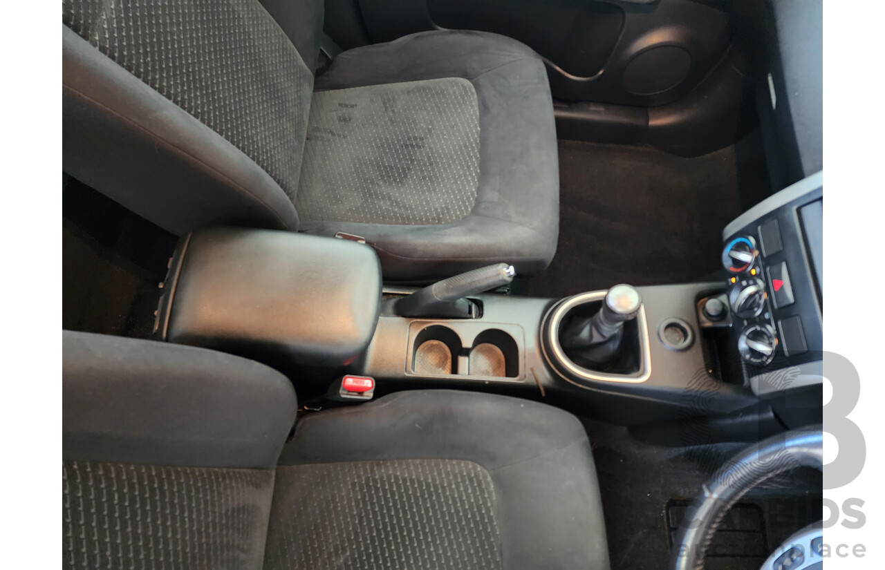 10/2011 Nissan X-Trail ST (FWD) FWD T31 MY11 4D Wagon Gold 2.0L