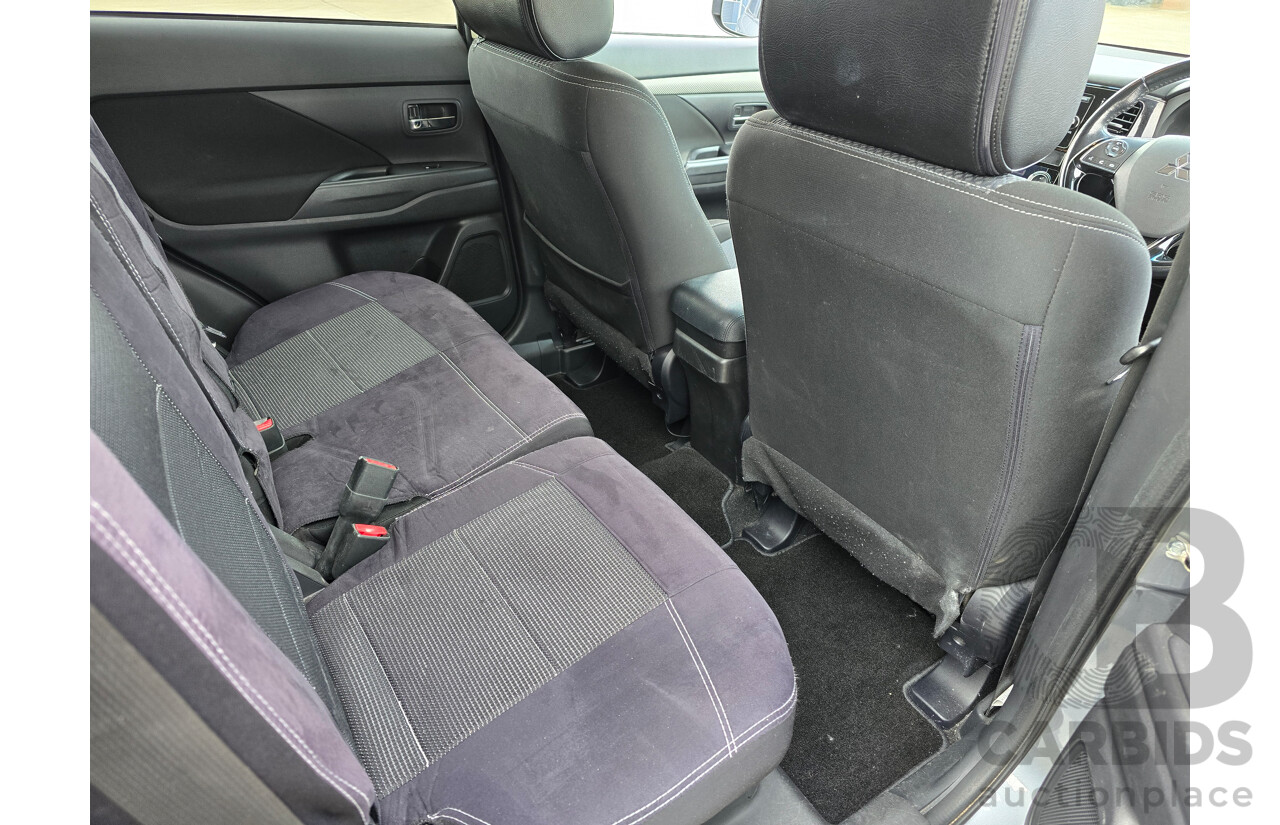 10/2015 Mitsubishi Outlander LS (4x2) ZK MY16 4d Wagon Titanium Metallic Grey 2.0L