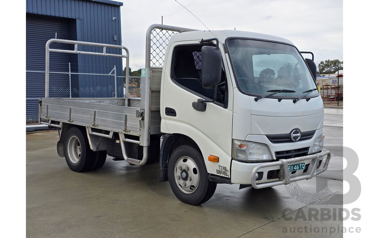 10/2013 Hino 300 Series 616 Series 2 (4x2) Trayback Truck 2d Cab Chassis White Turbo Diesel 4.0L