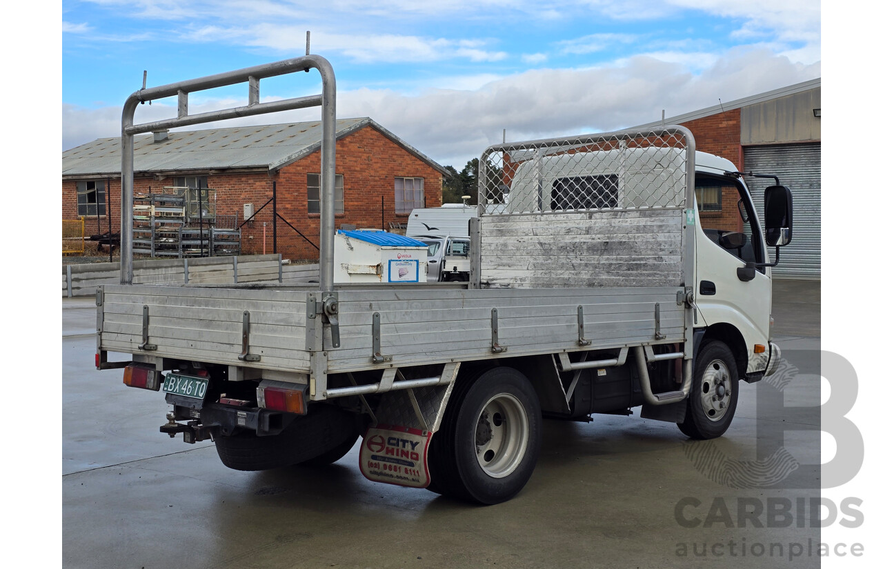 10/2013 Hino 300 Series 616 Series 2 (4x2) Trayback Truck 2d Cab Chassis White Turbo Diesel 4.0L