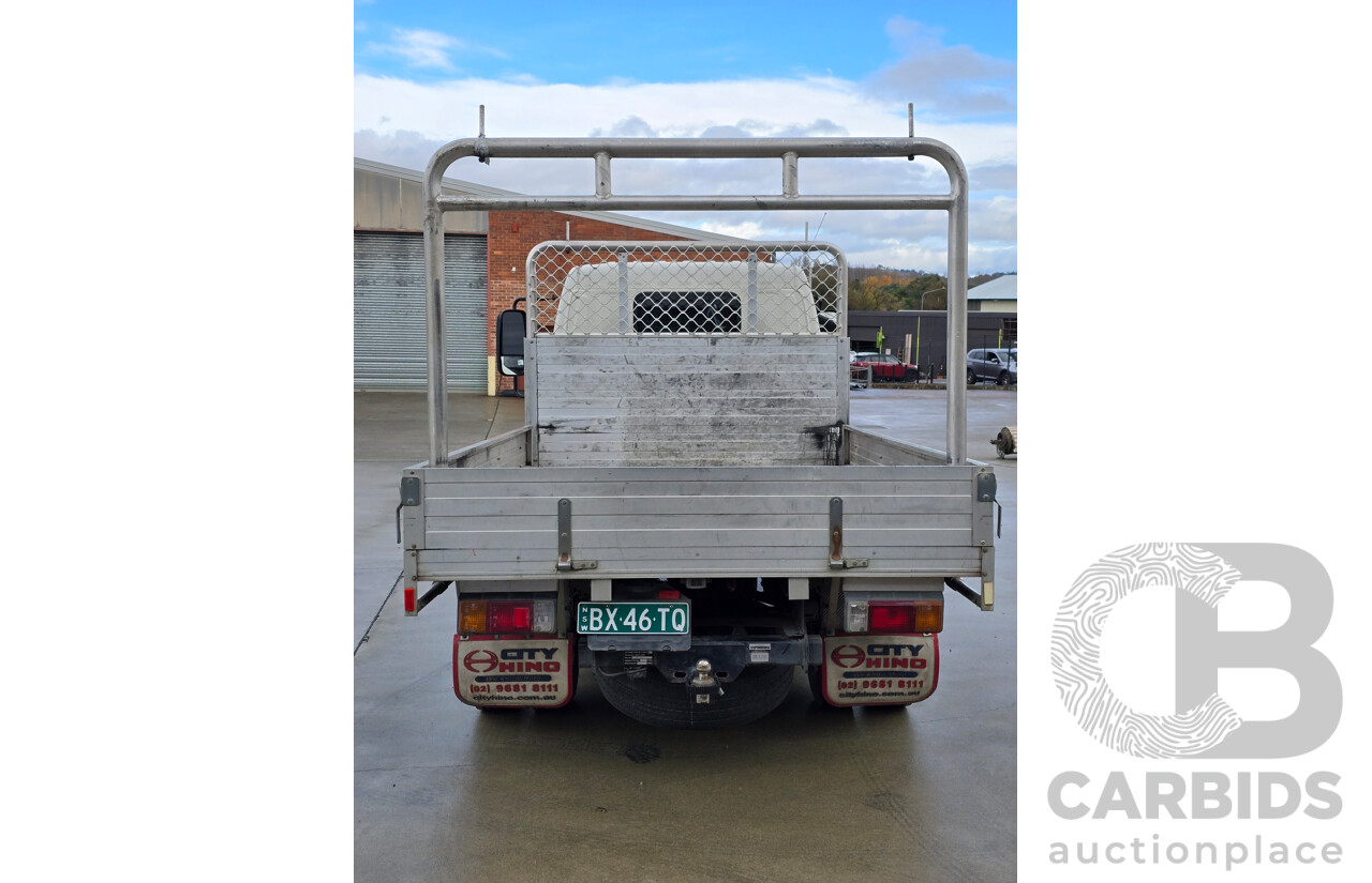 10/2013 Hino 300 Series 616 Series 2 (4x2) Trayback Truck 2d Cab Chassis White Turbo Diesel 4.0L