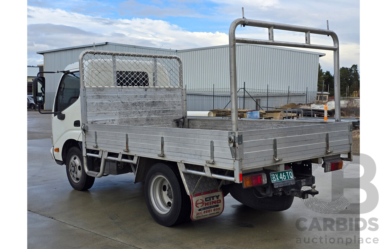 10/2013 Hino 300 Series 616 Series 2 (4x2) Trayback Truck 2d Cab Chassis White Turbo Diesel 4.0L