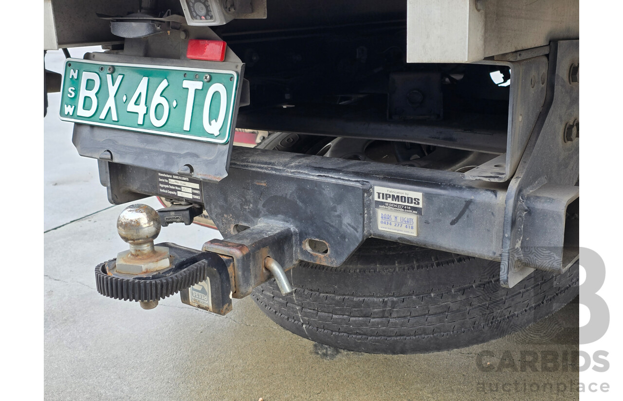 10/2013 Hino 300 Series 616 Series 2 (4x2) Trayback Truck 2d Cab Chassis White Turbo Diesel 4.0L