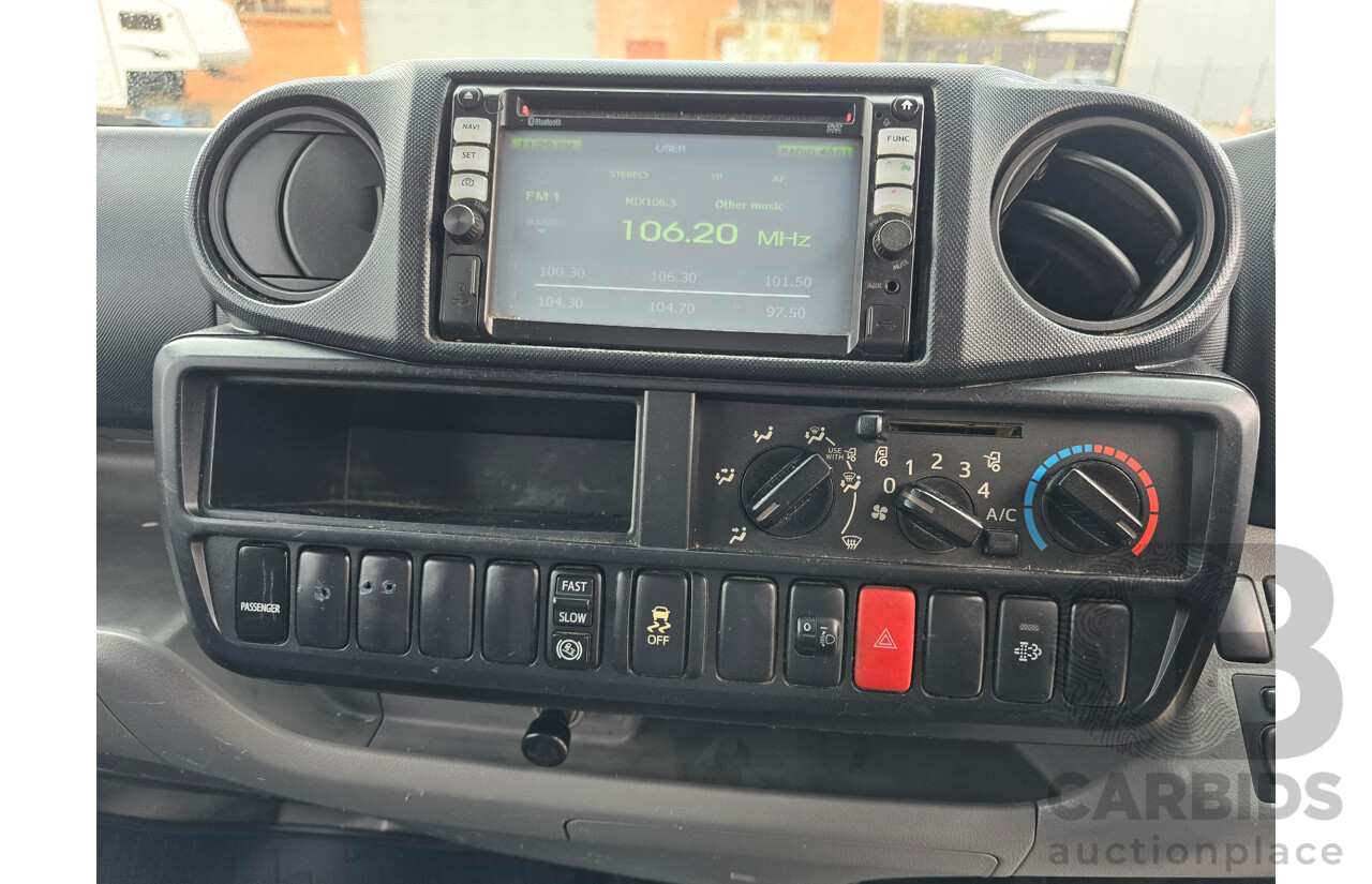 10/2013 Hino 300 Series 616 Series 2 (4x2) Trayback Truck 2d Cab Chassis White Turbo Diesel 4.0L