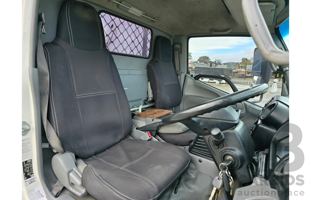 10/2013 Hino 300 Series 616 Series 2 (4x2) Trayback Truck 2d Cab Chassis White Turbo Diesel 4.0L