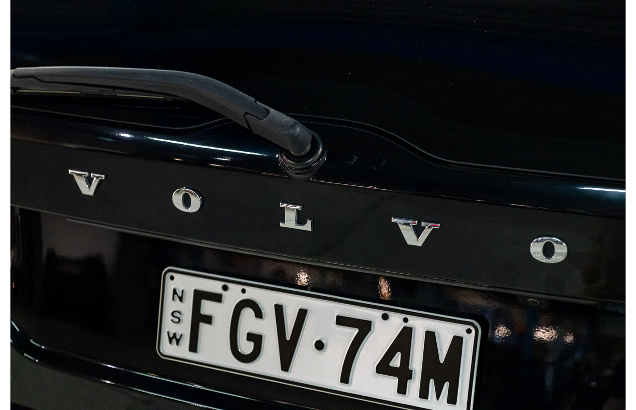 4/2011 Volvo XC60 T6 R-Design (AWD) DZ MY12 4d Wagon Black Turbo 3.0L