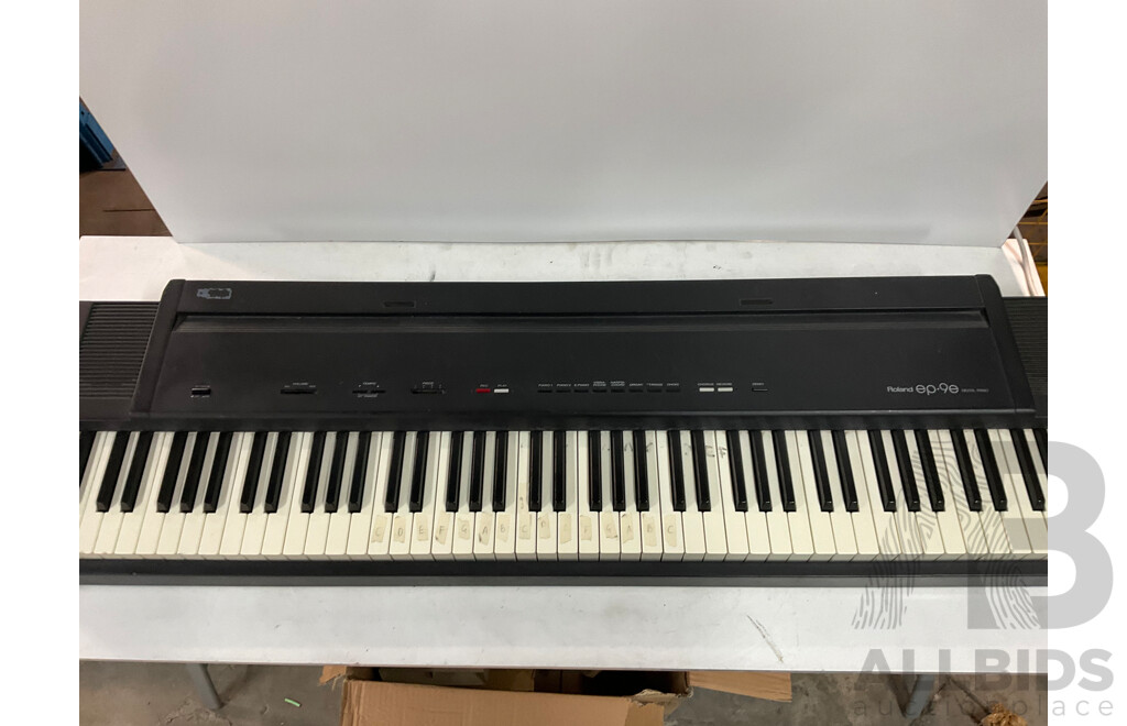 Roland Ep.9e Keyboard
